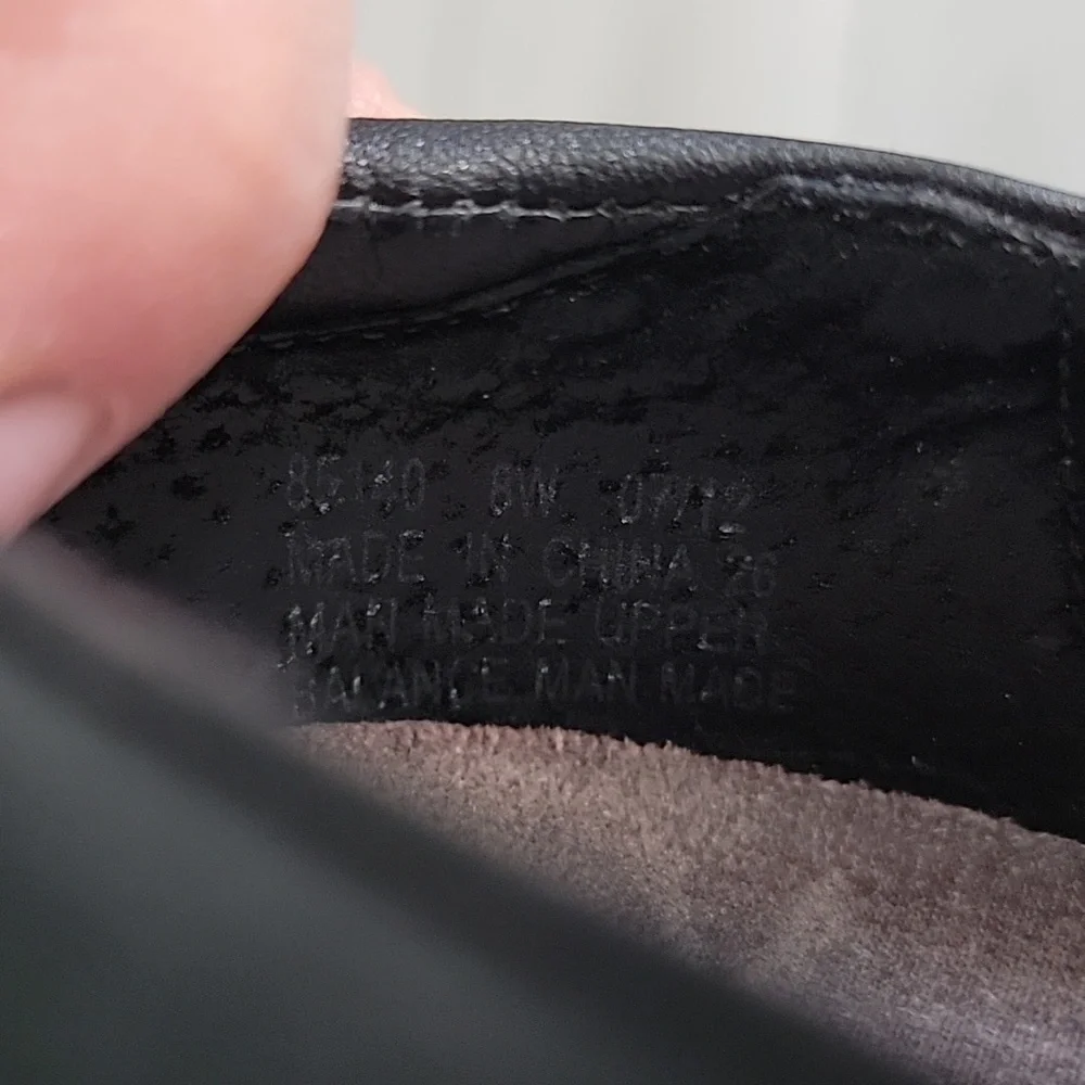 Clarks Everyday Active Air Heels, Size 8 Wide - Picture 5 of 6